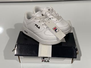 FILA CHILDRENS BOLTEX TRAINERS WHITE/BLACK SIZE 5