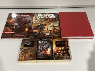 QTY OF ASSORTED BOOKS TO IN DUNGEONS AND DRAGONS PLAYERS HANDBOOK & WARHAMMER GREY KNIGHTS