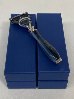 5 X TRUEFITT & HILL STRAIGHT RAZORS IN FUSION BLUE - COMBINED RRP - £535 (PLEASE NOTE: 18+YEARS ONLY. ID MAY BE REQUIRED): LOCATION - A*