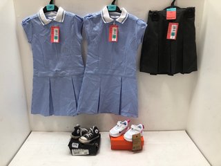 5 X CHILDRENS CLOTHING TO INCLUDE CONVERSE ALL STAR HIGH TODDLER SHOES IN BLACK SIZE UK5: LOCATION - A6