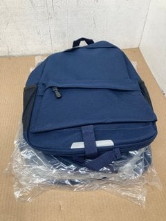 5 X QUADRA BACKPACKS IN NAVY: LOCATION - B11