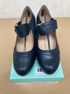 AJVANI COLLECTION WOMENS HEELED SHOES IN NAVY - UK 5: LOCATION - B11