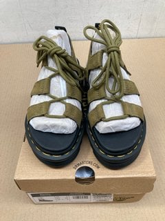 DR MARTENS NARTILLA SANDALS IN MUTED OLIVE UK SIZE 3: LOCATION - B8