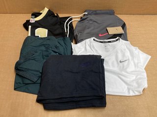 QTY OF ASSORTED CLOTHING TO INCLUDE SUPERDRY ATHLETICS NAVY SHORTS UK SIZE L AND NIKE GREY TRAINING SHORT UK SIZE XL: LOCATION - B7