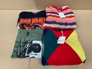 4 X ASSORTED CLOTHING ITEMS TO INCLUDE ALBARAY ZIG ZAG STRIPE JUMPER IN MULTI - UK 18: LOCATION - C1