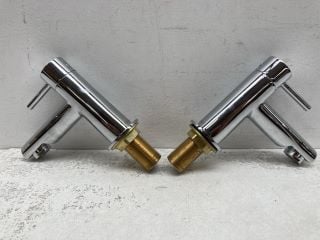 PAIR OF ALL CHROME BATH/BASIN PILLAR TAPS - RRP £140: LOCATION - CR3