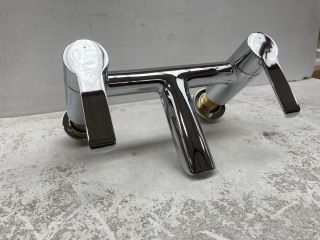 DECK MOUNTED BATH FILLER IN CHROME - RRP £275: LOCATION - CR3