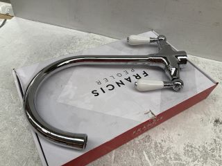 TRADITIONAL LEVER ACTION MONO KITCHEN SINK MIXER TAP IN CHROME WITH SWIVEL SPOUT - RRP £240: LOCATION - R1