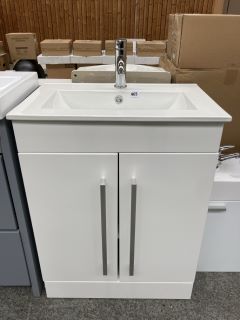 (COLLECTION ONLY) FLOOR STANDING 2 DOOR SINK UNIT IN WHITE WITH A 610 X 400MM 1TH CERAMIC BASIN COMPLETE WITH MONO BASIN MIXER TAP & CHROME SPRUNG WASTE - RRP £725: LOCATION - D4