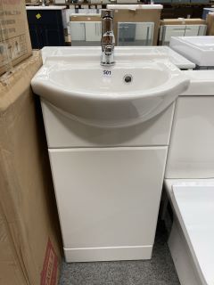 (COLLECTION ONLY) FLOOR STANDING 1 DOOR SEMI-RECESSED CLOSET SINK UNIT IN WHITE WITH A 405 X 340MM 1TH CERAMIC BASIN COMPLETE WITH MONO BASIN MIXER TAP & CHROME SPRUNG WASTE - RRP £655: LOCATION - D4