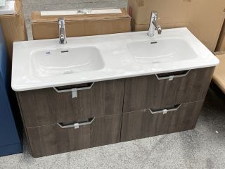 (COLLECTION ONLY) WALL HUNG 4 DRAWER TWIN SINK UNIT IN DARK OAK WITH A 1200 X 470MM TWIN CERAMIC COUNTER TOP COMPLETE WITH 2 X MONO BASIN MIXER TAP & CHROME SPRUNG WASTES - RRP £1898: LOCATION - C4