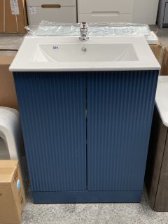 (COLLECTION ONLY) FLOOR STANDING 2 DOOR SINK UNIT IN ROYAL BLUE WITH A 610 X 400MM 1TH CERAMIC BASIN COMPLETE WITH MONO BASIN MIXER TAP & CHROME SPRUNG WASTE - RRP £730: LOCATION - C4