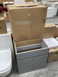 3 X FLOOR STANDING 2 DOOR SINK UNIT IN CREAM 600 X 340MM - RRP £220: LOCATION - C5