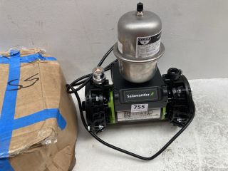 SALAMANDER RP50TU 1.5BAR SHOWER PUMP - RRP £365: LOCATION - R2