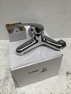 WALL MOUNTED BATH FILLER IN CHROME: LOCATION - R2