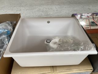 KITCHEN SINK SINGLE BOWL IN TERRE CHALK 540 X 440MM WITH WASTE FITTINGS - RRP £125: LOCATION - R2