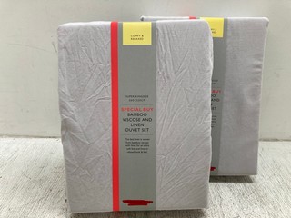 2 X JOHN LEWIS & PARTNERS BAMBOO VISCOSE AND LINEN DUVET SETS IN GREY - SUPER KING: LOCATION - F7