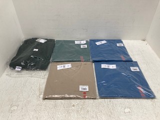 5 X ASSORTED MENS CLOTHING IN VARIOUS DESIGNS & SIZES TO INCLUDE EASY SHORT SLEEVE TOP IN GREEN - UK SIZE 3X-LARGE: LOCATION - F1