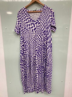 SAHARA WOMENS ABSTRACT HARLEQUIN JERSEY DRESS IN PANSY/WHITE - UK SIZE 16 - RRP £175: LOCATION - F1