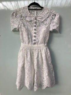 SELF-PORTRAIT WHITE CORD LACE COLLAR MINI DRESS - SIZE UK6 - RRP £370: LOCATION - BOOTH