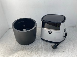 OUTDOOR LED LIGHT WATER FOUNTAIN STUMP IN BLACK TO INCLUDE COOK'S ESSENTIALS SINGLE BASKET AIR FRYER: LOCATION - E9