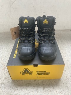 AMBLERS FS32 SAFETY BOOTS IN BLACK - UK SIZE 7: LOCATION - WH5