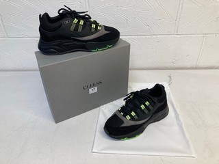 CLEENS AERO RUNNER TRAINERS IN ELECTRIC BLACK - SIZE UK9 - RRP £170: LOCATION - BOOTH