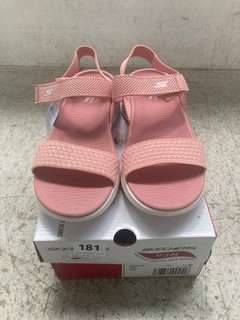 SKECHERS CONTOURED HEEL LADIES SANDALS IN ROSE-SIZE 5: LOCATION - WH6