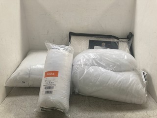 4 X ASSORTED BEDDING ITEMS TO INCLUDE EMMA ADJUSTABLE COOLING PILLOW: LOCATION - WH7