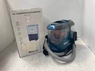 SHINCO 10L COMPRESSOR DEHUMIDIFIER TO INCLUDE EASY CLEAN CARPET SPOT CLEANER: LOCATION - H 11