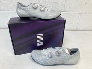 RAPHA PRO TEAM LACE-UP SHOES IN LIGHT GREY - SIZE UK9 - RRP £245: LOCATION - BOOTH