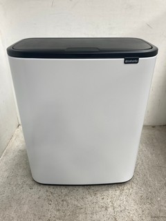 BRABANTIA TOUCH BIN HI IN WHITE WITH TWO INNER BUCKETS - 30L CAPACITY EACH: LOCATION - H 10