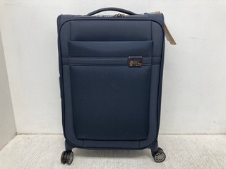 SAMSONITE 3.5L WHEELED SOFT SHELL SUITCASE IN NAVY: LOCATION - H 8