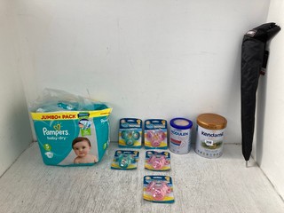 QTY OF ASSORTED BABY ITEMS TO INCLUDE PAMPERS BABY DRY SIZE 5 NAPPIES: LOCATION - H 7