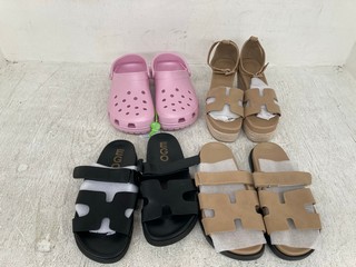 4 X ASSORTED SHOES TO INCLUDE CROCS IN ROSE BALLERINE - UK SIZE: MENS-8 / WOMENS-9: LOCATION - H 5