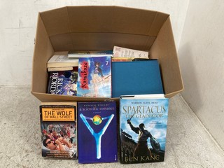 QTY OF ASSORTED BOOKS TO INCLUDE THE TRAILS OF APOLLA THE BURNING MAZE BY RICK RIORDAN: LOCATION - H 2