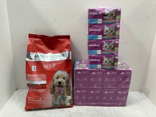 QTY OF ASSORTED PET FOOD TO INCLUDE ARDEN GRANGE ADULT DOG FOOD WITH FRESH CHICKEN & RICE - BBE: 26/05/2026: LOCATION - G7