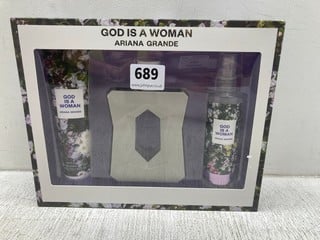 ARIANA GRANDE GOD IS A WOMAN BEAUTY SET TO INCLUDE BODY MIST IN FLORAL: LOCATION - G9