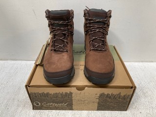 COTSWOLD SUDGROVE MENS LEATHER HIKING BOOTS IN BROWN - UK SIZE 9.5: LOCATION - G10