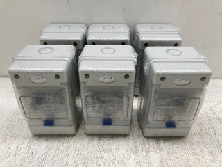 6 X LIGHTNING SURGE SOLUTIONS LTD WATERPROOF DISTRIBUTION BOX - LLS-700.400: LOCATION - F 17