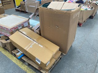 PALLET OF ASSORTED ITEMS TO INCLUDE DEWALT DETACHABLE LEVEL VIAL: LOCATION - B5 (KERBSIDE PALLET DELIVERY)