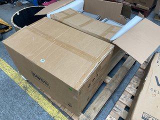 2 X ASSORTED INCOMPLETE BBQ'S TO INCLUDE BOSS GRILL 4 BURNER INTEGRATED BBQ BOX 1 OF 4: LOCATION - B5 (KERBSIDE PALLET DELIVERY)