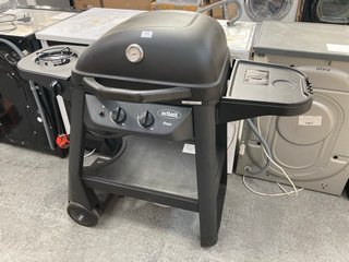 OUTBACK ONYX 311 GAS BBQ IN BLACK: LOCATION - B3 (KERBSIDE PALLET DELIVERY)