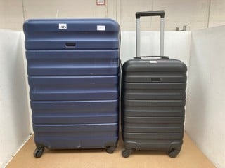 2 X ASSORTED HARD SHELL SUITCASES TO INCLUDE 1 X SMALL BLACK CABIN CASE: LOCATION - A8T