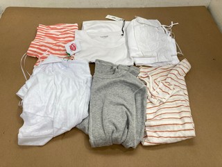 6 X ASSORTED JOHN LEWIS & PARTNERS WOMENS CLOTHING IN VARIOUS SIZES TO INCLUDE STRIPED PYJAMA SHORTS IN ORANGE/WHITE - SIZE UK 10: LOCATION - A7T