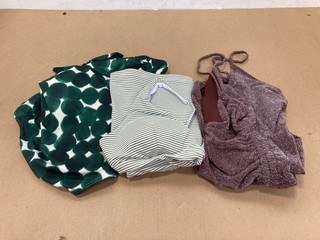 3 X ASSORTED WOMENS SWIMWEAR TO INCLUDE JOHN LEWIS & PARTNERS SPOTTY SWIMSUIT IN GREEN/WHITE - SIZE UK 12: LOCATION - A7T