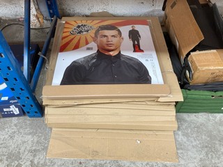 QTY OF ASSORTED ITEMS TO INCLUDE QTY OF LARGE CRISTIANO RONALDO POSTERS: LOCATION - AR14