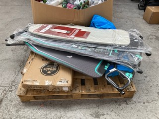 PALLET OF ASSORTED ITEMS TO INCLUDE MINKY ERGO BLACK & GREEN HOUSEHOLD IRONING BOARD: LOCATION - A7 (KERBSIDE PALLET DELIVERY)