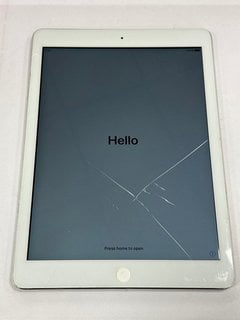 APPLE IPAD AIR 32 GB TABLET WITH WIFI IN SILVER: MODEL NO A1474 (UNIT ONLY) [JPTM122144]