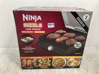 NINJA SIZZLE LOW SMOKE GRILL PLATE AND FLAT PLATE RRP - £150: LOCATION - G15